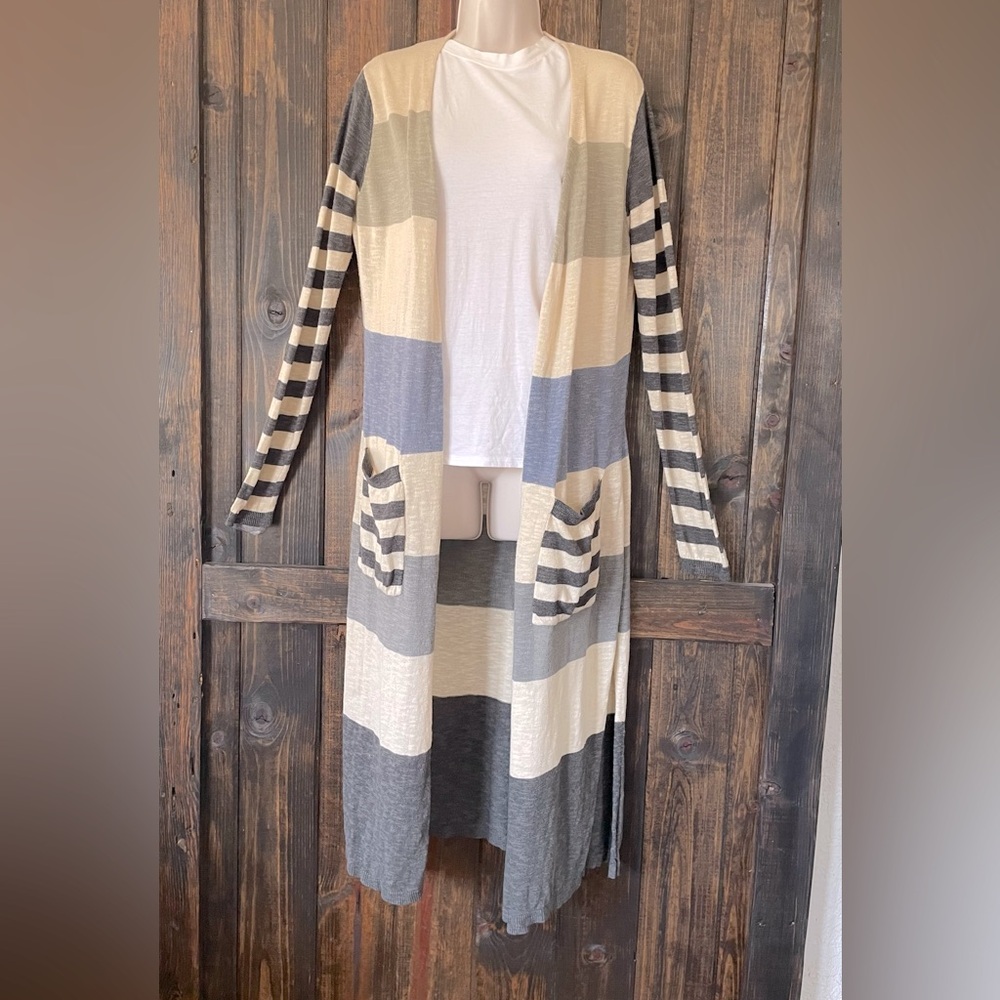 Duster Cardigan Size S Three Birds Nest